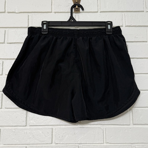 Nike Women’s Running Shorts XL Black Dri-FIT Athletic Activewear - Picture 2 of 4